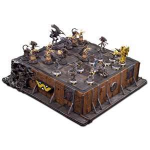  Aliens: Deluxe Pewter Chess Set   Painted: Everything Else