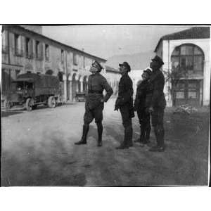   men watching airplanes at the Italian Front,1914 1918: Home & Kitchen
