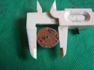 ANTIQUE WRISTWATCH MOVEMENT FOR REPAIR AS 1560  