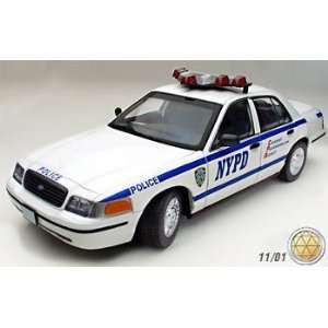  1/18 Autoart Ford Crown Victoria Police NYPD: Toys & Games