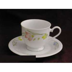 Fine China Japan French Garden Cups & Saucers:  Kitchen 