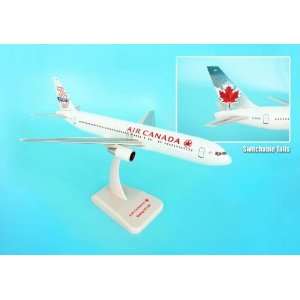    Hogan Air Canada 767 300 1/200 W/GEAR & 2 Tails Toys & Games
