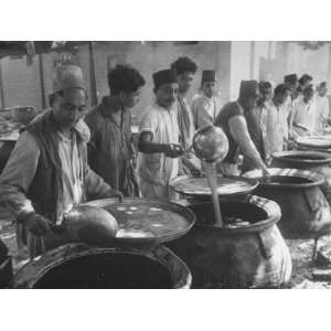  Men Preparing Food For 20,000 People During Aga Khan 