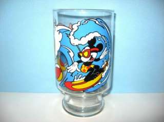 DISNEY 32 OZ CHARACTER PEDESTAL GLASS   MICKEY AND MINNIE MOUSE 