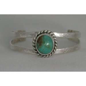  TURQUOISE & STERLING SILVER BRACELET Size small 