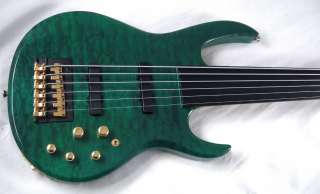 CARVIN USA LB76 6 String Fretless Bass Quilted Maple Top   3 Band EQ W 