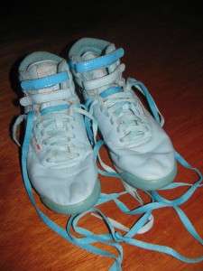 Reebok Vintage Baby Blue Tennis Shoes womens size 8.5  
