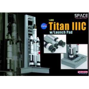    Dragon Models 1/400 Titan IIIC With Launch Pad: Toys & Games