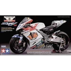   2006 Team LCR Honda RC211V GP Racing Motorcycle Tamiya: Toys & Games