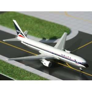  Gemini Jets Delta Boeing 767 300: Toys & Games