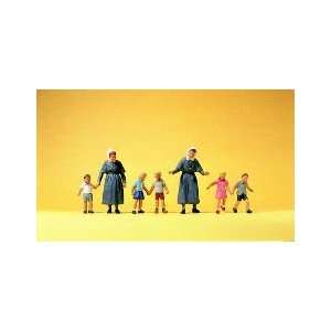  Preiser 10533 Nuns with Children Toys & Games