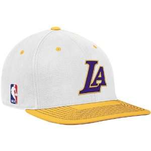 Los Angeles Lakers Official On Court Hat (White/Gold) L/XL:  
