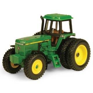  1:64 John Deere 4440 Tractor With Duals: Toys & Games