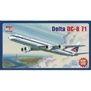  DC8 71 Delta Commercial Airliner (Plastic Models): Toys & Games