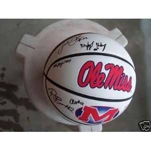  10 Ole Miss Rebels Team Signed Logo Basketball   Autographed College 