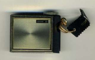 Vintage Sony 1R 81   8 Transistor Mini Am Radio with Case  