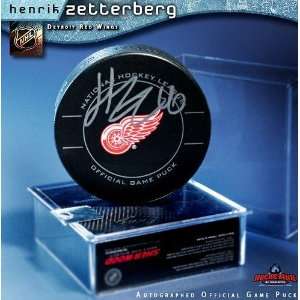 Henrik Zetterberg Autographed Hockey Puck   Official   Autographed Nhl 