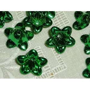    Metallic Green 13mm Plastic Flower Beads: Arts, Crafts & Sewing