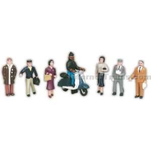    Lionel O Gauge Figures   City People (7 plus scooter) Toys & Games