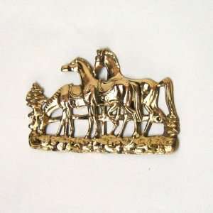   HANDCRAFTED BRASS HORSE IN CORRAL KEY HOOK