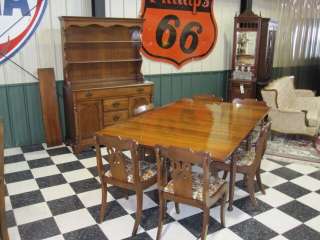   Table, 6 Chairs & Buffet Style China Hutch Oak Good Condition  