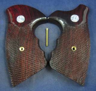   WOOD CHECKERED GRIPS FOR S&W REVOLVERS, N FRAME, SQUARE BUTT  