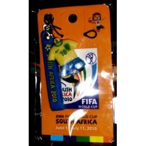 2010 SOUTH AFRICA WORLD CUP BRASIL KAKA #10 PHONE ATTACHMENT SOVENIER