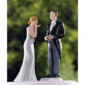  Romantic Wedding Cake Topper   Bride Blowing Kiss